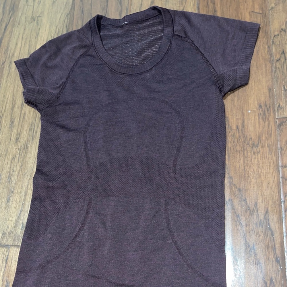 Cherry Black Lululemon Swiftly Tech
